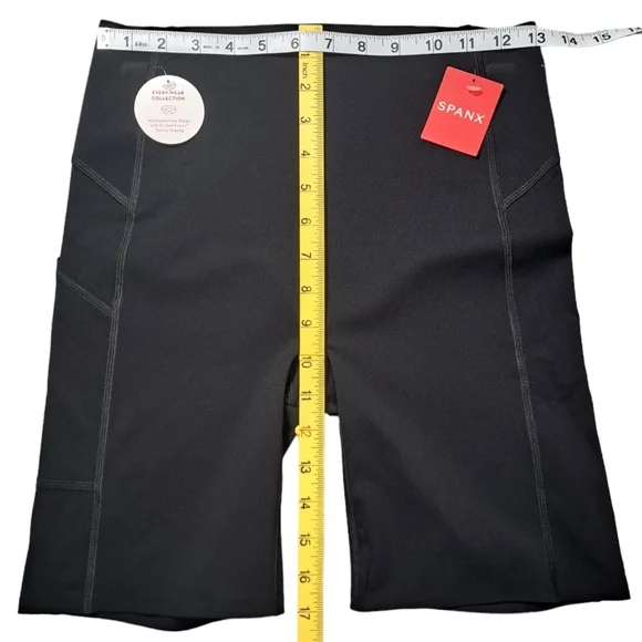 SPANX Women's Every Wear Bike Shorts With Small Pocket Very Black Size Medium - Picture 6 of 16